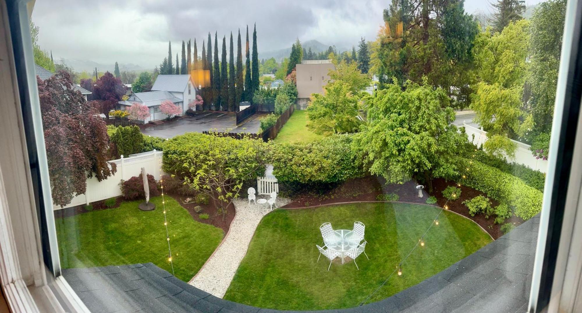 Bayberry Inn B&B And Oregon Wellness Retreat Ashland Eksteriør bilde